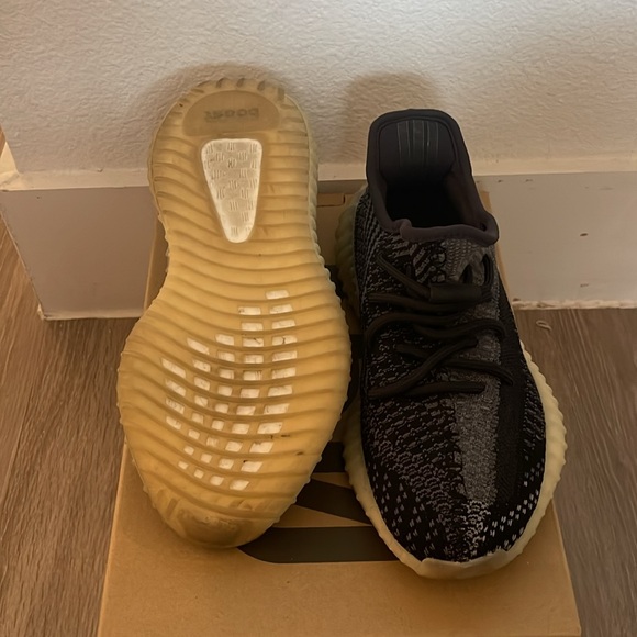 Yeezy Boost 350 V2 - Asriel - Picture 3 of 5